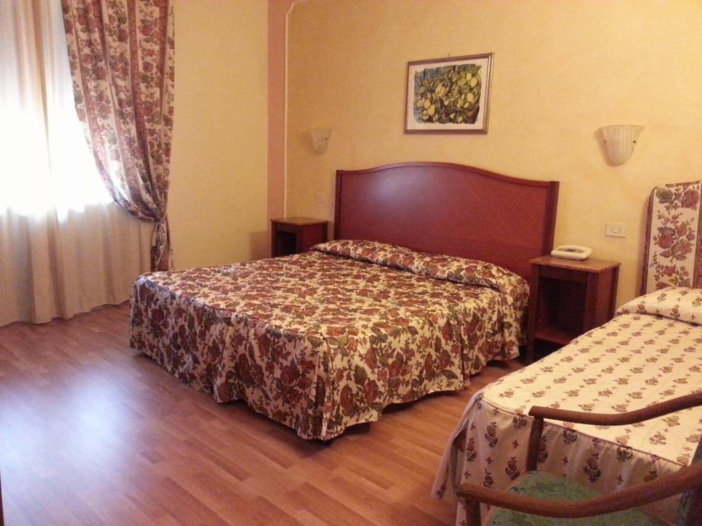 Hotel Minerva Palace Монтекатини-Терме Экстерьер фото