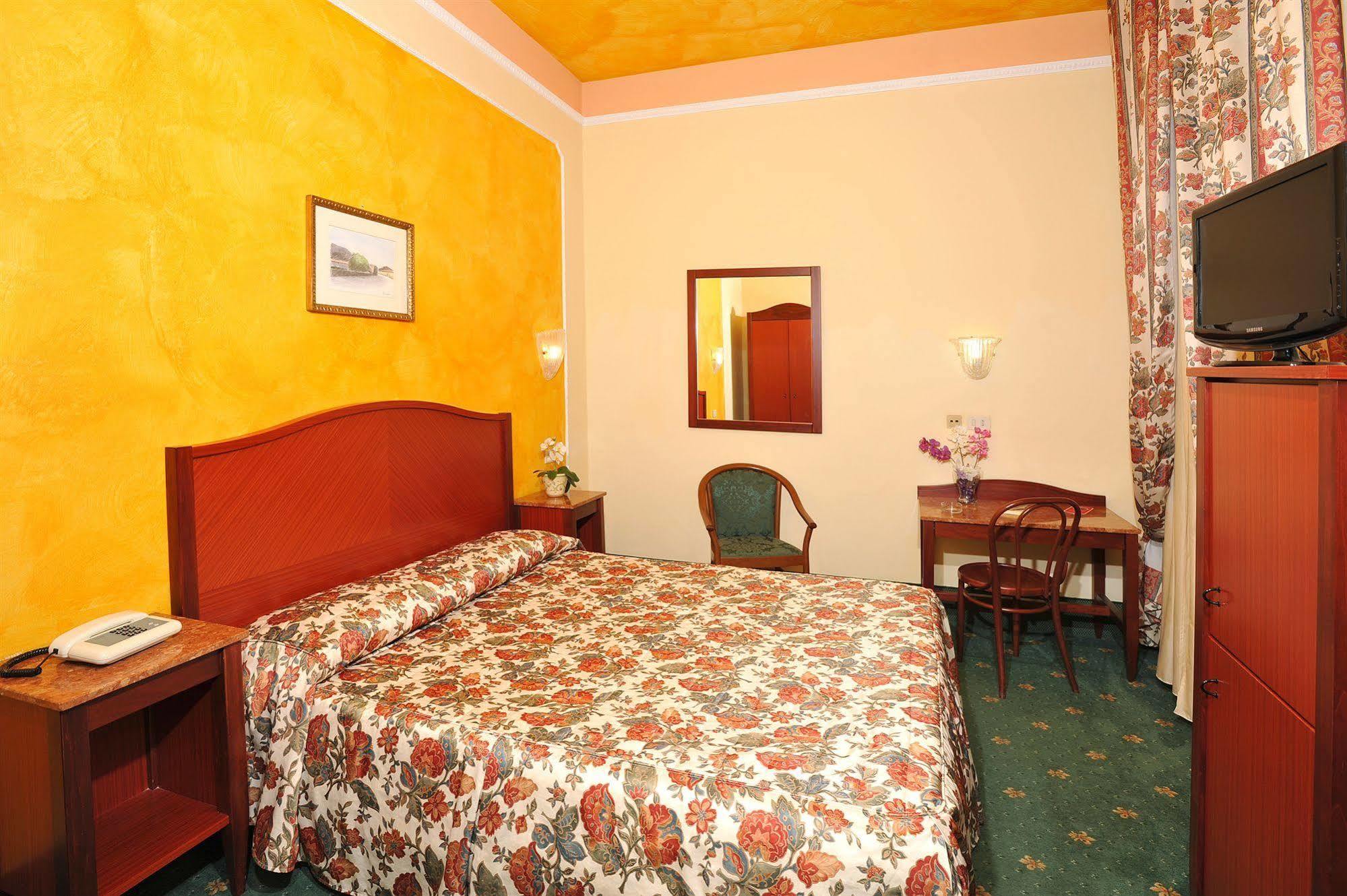 Hotel Minerva Palace Монтекатини-Терме Экстерьер фото