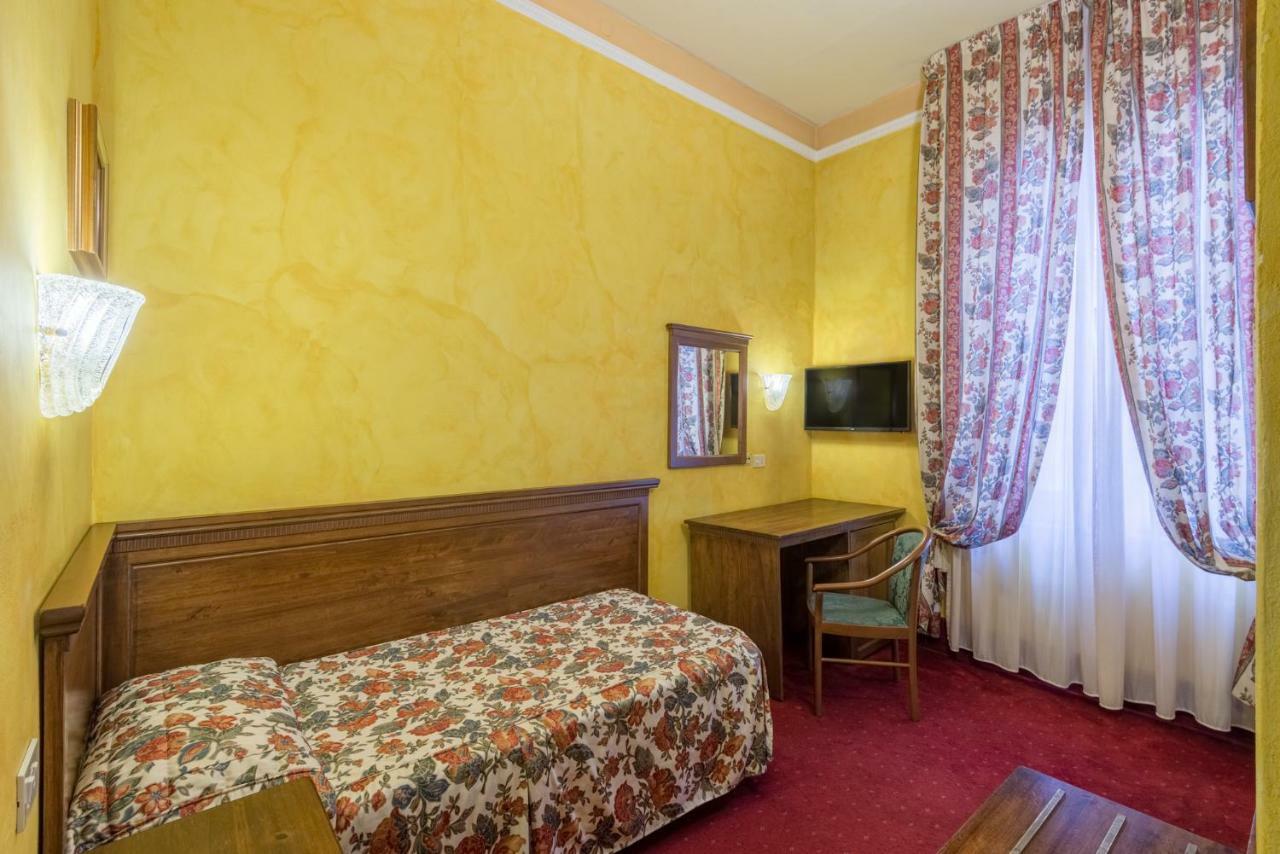 Hotel Minerva Palace Монтекатини-Терме Экстерьер фото