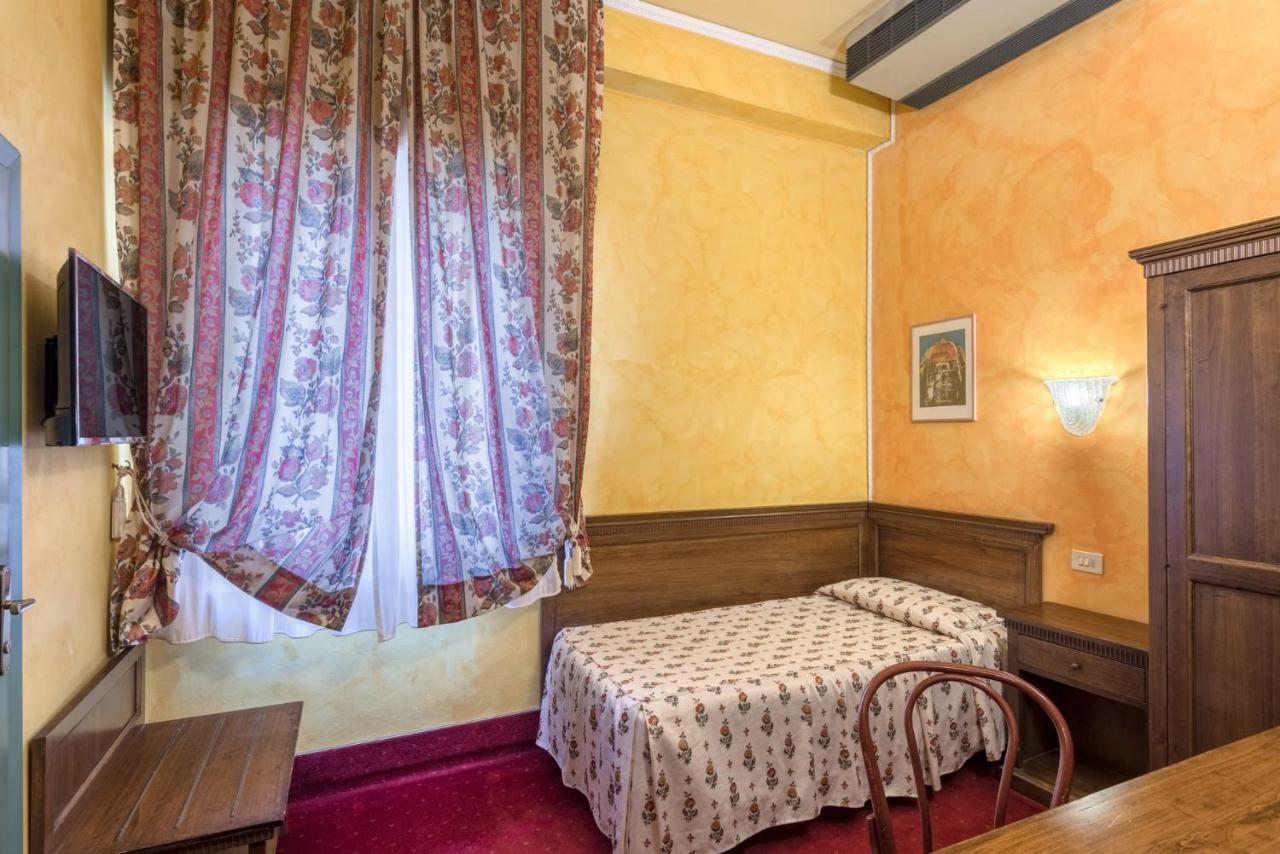 Hotel Minerva Palace Монтекатини-Терме Экстерьер фото