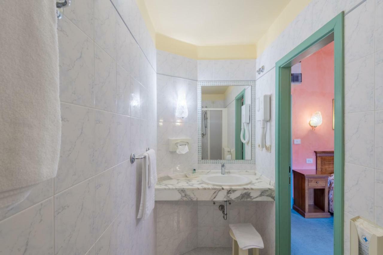 Hotel Minerva Palace Монтекатини-Терме Экстерьер фото