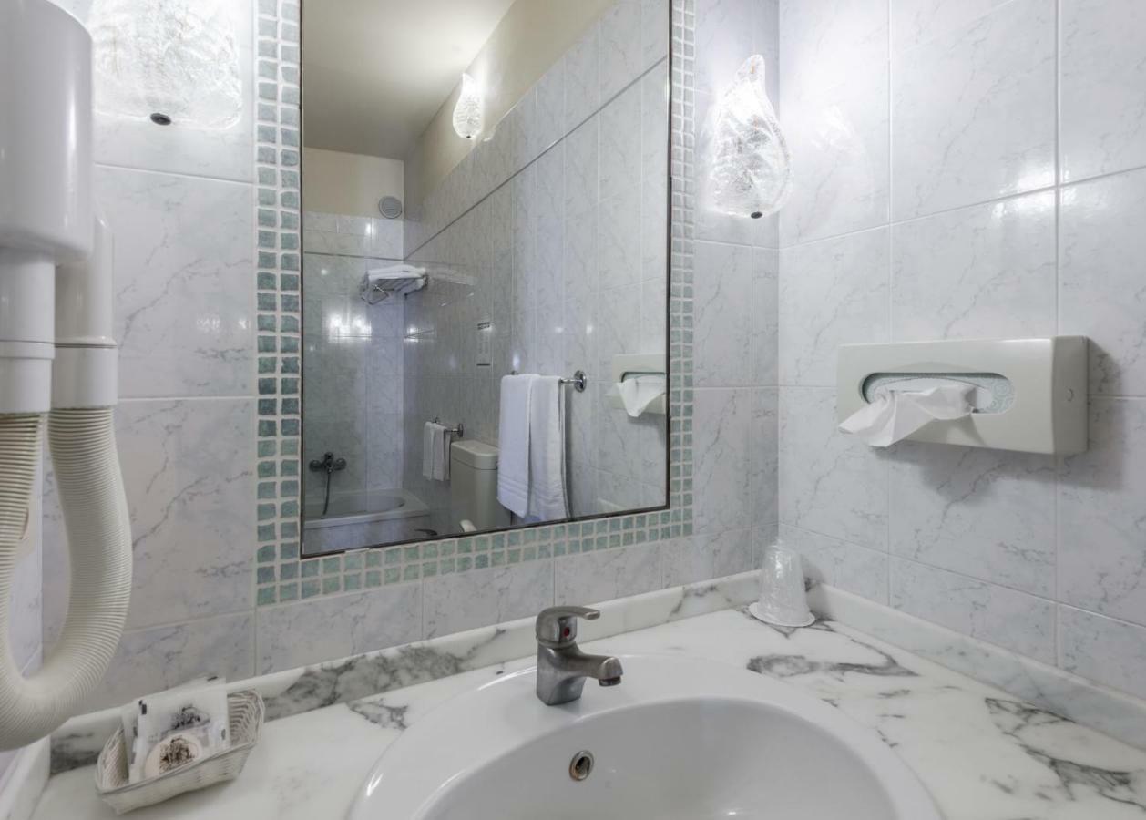 Hotel Minerva Palace Монтекатини-Терме Экстерьер фото